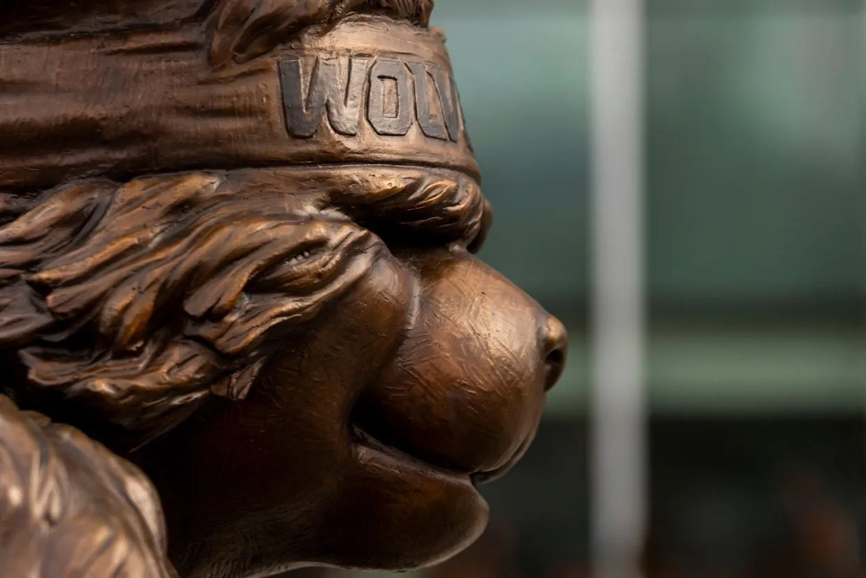 Estatua Cobber de Willy, la mascota de Utah Valley University